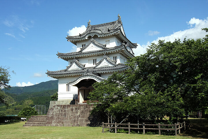 Exterior view of Uwajima Castle